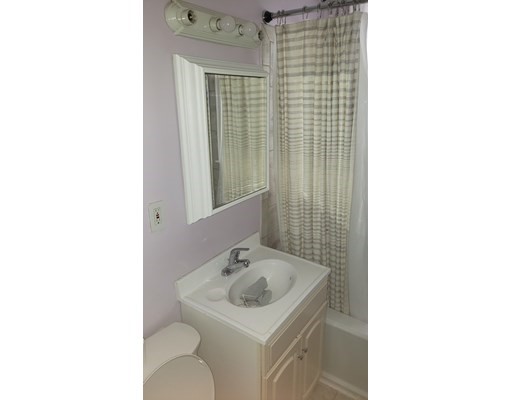 68 Linden, Everett, Massachusetts 02149, 1 Bedroom Bedrooms, ,1 BathroomBathrooms,Residential Rental,For Sale,Linden,73043498