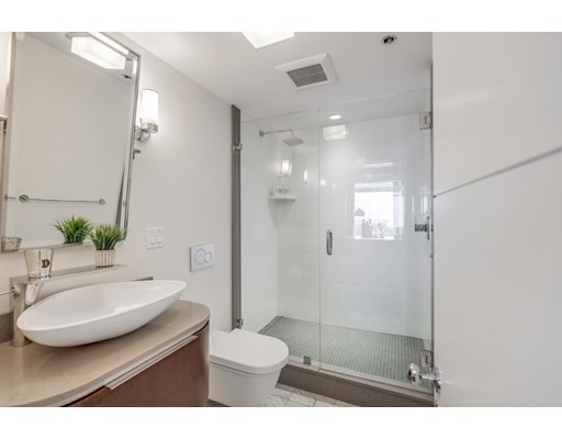 220 Boylston, Boston, Massachusetts 02116, ,3 BathroomsBathrooms,Condominium/co-op,For Sale,Boylston,73043560